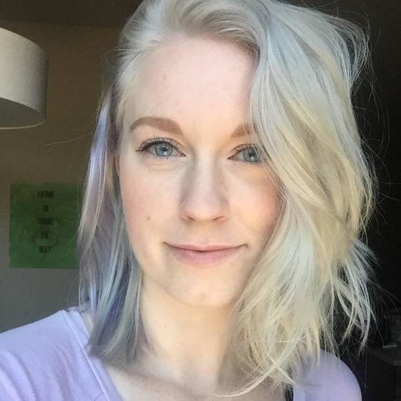 Meet your Posher, Ariel - Picture 1 of 1